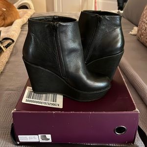 Leather zip Booties